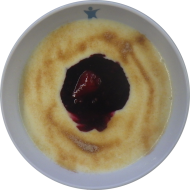 Grießbrei mit Waldbeer-Dip dazu Zimt und Zucker (19,81)