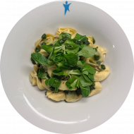 Tortellini mit frischem Babyspinat (15,19,81) und Tomaten-Kräuter-Soße (81). Auch als kleine Portion erhältlich.