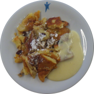 Hausgemachter 'Bratapfelschmarrn' mit Zimt (15,19,81) und Vanillesoße (19)