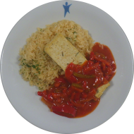 Gebratenes Tofusteak nach 'Ungarischer Art' (18,81) dazu Petersilien-Risotto