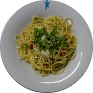 Spaghetti 'Aglio é olio' mit feiner Knoblauchnote und roten Chilistreifen(49,81)