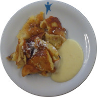 kleine Portion: Hausgemachter 'Bratapfelschmarrn' mit Zimt (15,19,81) und Vanillesoße (19)