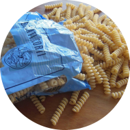 Fussili (81) dazu Gorgonzola-Kräutersoße (19,24,47)