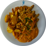 Hähnchengyros in Metaxasoße mit Zwiebel, Paprika und Knoblauch (19,49) dazu Currykartoffeln