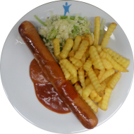 Currywurst mit Soße (2,3,9) dazu Pommes frites und ein kleiner Weißkraut-Paprika-Salat