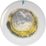 Germknödel mit Pflaumenmusfüllung und Mohn-Zucker, dazu Vanillesoße (15,19,81)