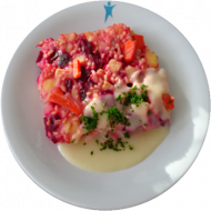 Zartweizen-Kartoffelgratin mit Tofu, Roter Bete, Möhre und Petersiliensoße (2,18,81)