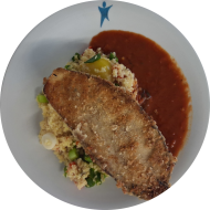 Aubergine gebraten im Haferflockenmantel, Tomatensoße und Gemüsebulgur (81,84)