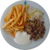 Schweinegeschnetzeltes Gyros Art (49,81) mit Aioli-Dip (15,19,49,81) dazu Pommes frites und kleiner Weißkrautsalat mit Lauchröllchen