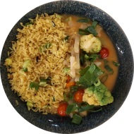 Romanesco-Kohlrabi-Ragout in Curry-Kokos-Soße mit Cashewkernen und Lauch (2,74) dazu Bratreis