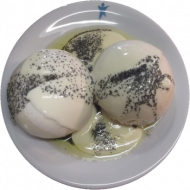 Germknödel mit Pflaumenmusfüllung dazu Mohn-Zucker und Vanillesoße (15,19,81)