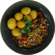 Bohnen-Gemüse-Ragout mit Sojasprossen, Tomaten, Möhre und Erdnüssen dazu Kräuterkartoffeln (17)