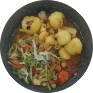 Scharfes Kichererbsen-Gemüse-Curry (18,21,49,81) mit würzigen Schwenkkartoffeln