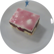 Heute als Menüzugabe: saftiger Kirschkuchen mit Creme und Guss (15,19,81)