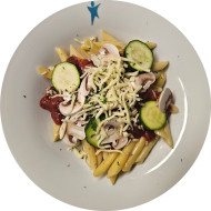 Pastaabend: Pasta Primavera mit Erbsen, Champignons und Schinken (2,3,81) dazu fruchtige Tomatensoße mit Rosmarin und Knoblauch (49,81) dazu geriebener Gouda (19)