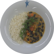 Kleine Portion: Thai Chili mit schwarzen Bohnen, Sonnenblumenhack, Tomate und Koriander (49) dazu Langkornreis