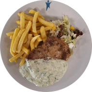 Schweinerückensteak 'Vindaloo' mit Joghurt-Gurken-Raita (1,19,24,48,49) dazu Pommes frites und Salatgarnitur