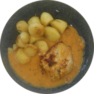 Gegrilltes 'Martini Hähnchen' nach provenzialischer Art mit Tomaten und Thymian (19,24,49) dazu Rosmarinkartoffeln