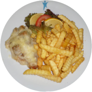 Hähnchenbrust 'au four' mit Würzfleisch und Käse überbacken (1,19,22,24,44,54, 81), dazu Pommes Frites und Salatgarnitur
