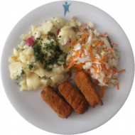 Vegan: Gemüsekroketten „Gärtnerin Art“(21,81), Kartoffelsalat mit Radieschen, Gurke und Kräutern (3,9,21,22), Garnitur