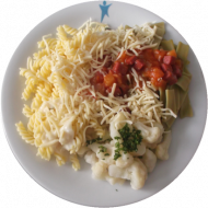 Pasta (81), Soße 'Funghi' (3,19,81), vegan: Tomaten-Zucchini-Soße (4,81), zur Auswahl: Wildreismischung, Gouda (1,19)