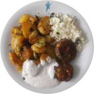 Beefsteak mit Kräuter-Majo-Dip o. vegan Gemüseschnitzel mit Tomatensoße dazu Bratkart. und griech. Weißkraut Salat (6,19)