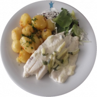 Joghurtfisch gedü. 'bulgarischer Art' mit Joghurt,Gurke, Kräuterauflage (15,16,19,81), Kräuter-Chili-Kartoffeln und Polka-Salat (4)