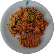 Provenzialische Gemüse-Reispfanne mit Kirschtomaten und Zucchini dazu Rote Bete-Puffer (81)