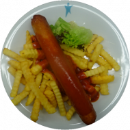 Riesencurrywurst mit feiner hausgemachter Currysoße dazu Pommes frites (2,3,8,21,22,49,51,81) 