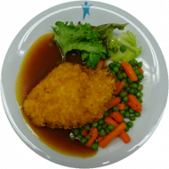 Knusperhähnchenschnitzel in Cornflakespanade an würziger Currysoße und buntem Gemüse (21, 49, 54, 81)