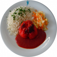 Gefüllte rote Paprikaschote (18,51,81)oder zur Wahl vegane Paprikaschote mit Tomatensoße(81)und Langkornreis,dazu Chinakohl-Möhren-Salat