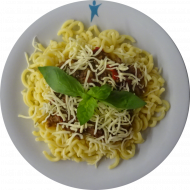Spaghetti (81), Hackfleischsoße 'griechische Art' mit Rind, Olive, Tomate, Knoblauch (6,49,52,81) oder Frischkäse-Kräutersoße (19,81) dazu geriebener Gouda (19)