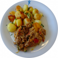 Hackfleisch-Couscous-Pfanne mit mediterranem Gemüse, Kressesoße (81), Chili-Kräuter-Kartoffeln, Obst