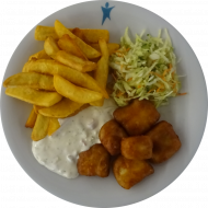 Fish and Chips mit würziger Remouladensoße (3,9,15,16,19,81) dazu Steakhouse Pommes und kleiner Weißkraut-Paprika-Salat