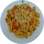 Zöpfli “Mauriciano“ mit Hackfleisch, Tomaten, Champignons, Ingwer und Parmesankäse (2,15,19,47,49,51,81) 