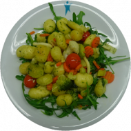 Gnocchipfanne mit buntem Gemüse, Kirschtomaten und zarten Rucolablättchen (1, 3, 15, 19, 21) 