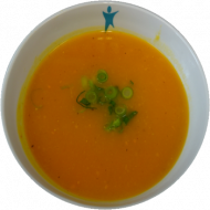 hausgemachte Kürbis- Karottensuppe mit gerösteten Kürbiskernen (2,18) und Fladenbrot mit Sesam (23,81)