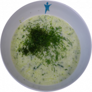 Kalte Gurkensuppe mit Knoblauch, Chili und Dill (19,23,49,81), dazu 1 Kornspitz (18,81,82,83)