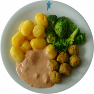 vegan: 6 frittierte Kichererbsenbällchen 'Falafel' (81) mit mediterranem Sojajoghurt-Dip (3,18) und Brokkoligemüse, dazu würzige Schwenkkartoffeln