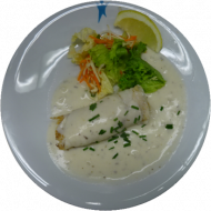 Fischroulade mit Lachs und Parmesan gefüllt an Weißweinsoße (16,19,24,44,81)