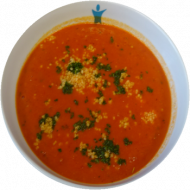 Vegan: Leichte Tomaten-Couscous-Suppe (2,18,49,81), Brötchen (81,83) 