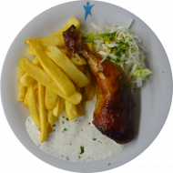 Hähnchenschenkel „Smoked Honey“ (48) mit Red-Pepper-Mayonnaise-Dip (1,22) dazu gewürzte Curry-Chili-Fries und Salatgarnitur 