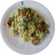 Vegan: Quinoa-Risotto (18) mit grünem Spargel und frisch gebratenen Champignons (49)