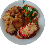 Schweinelachssteak mit Tomate und Käse überbacken (19,51), Rahmsoße (19), Bratkartoffeln, Lollo Bionda-Salat