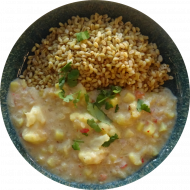 'Aloo Gobi' - Pikante Kartoffel-Blumenkohlpfanne mit Sojajoghurt (3,18) dazu gebratener Zartweizen (81) oder Reis