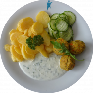 Vegan: Gemüsebällchen (18,21,81) mit Bärlauch-Dip (19),Kartoffel-Chips und Gurken-Kresse-Salat