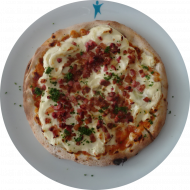 Pizza 'Elsässer Art' mit Schinkenwürfel,saurer Sahne und Speck (2,3,4,19,21,22,51,81) 