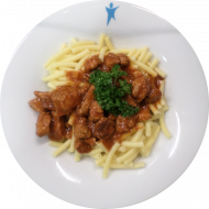 Schweinegulasch (1,21,81) mit Makkaroni (81)