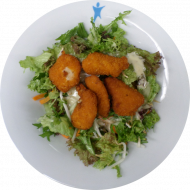 Bunter Salat mit Chicken Crossies(13,54) oder vegetarisch mit Gemüse-Sticks(13,21) und Honig-Senf-Dressing(13,22,48) 