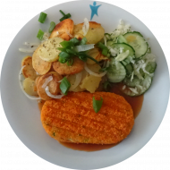 Vegan: Gemüse-Knusperschnitzel (81) mit Bratensoße (81) dazu Bratkartoffeln und kleiner Salatgarnitur